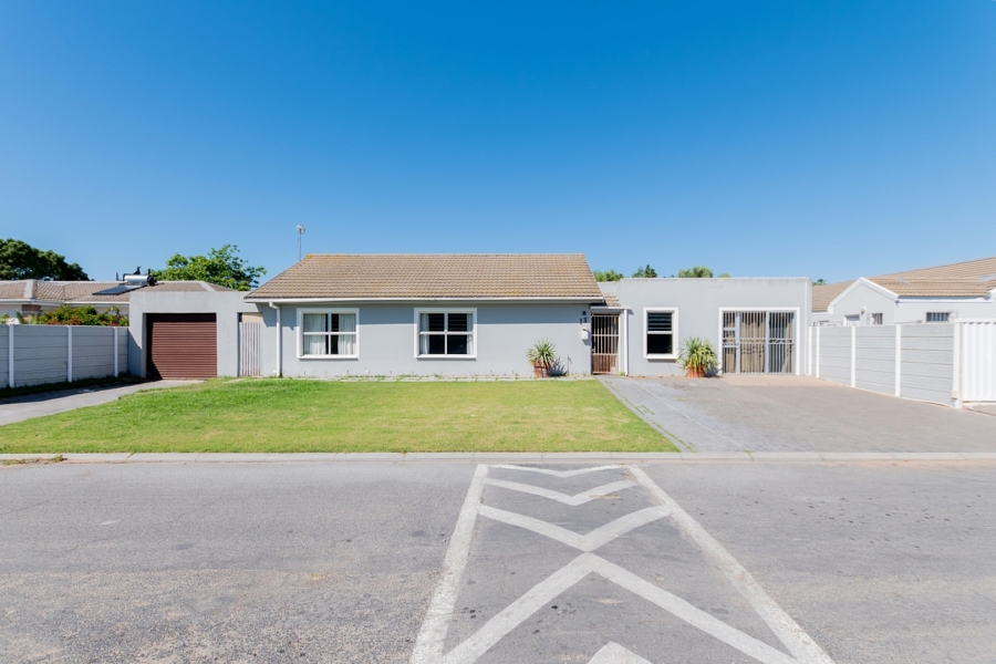 4 Bedroom Property for Sale in Velddrif Western Cape